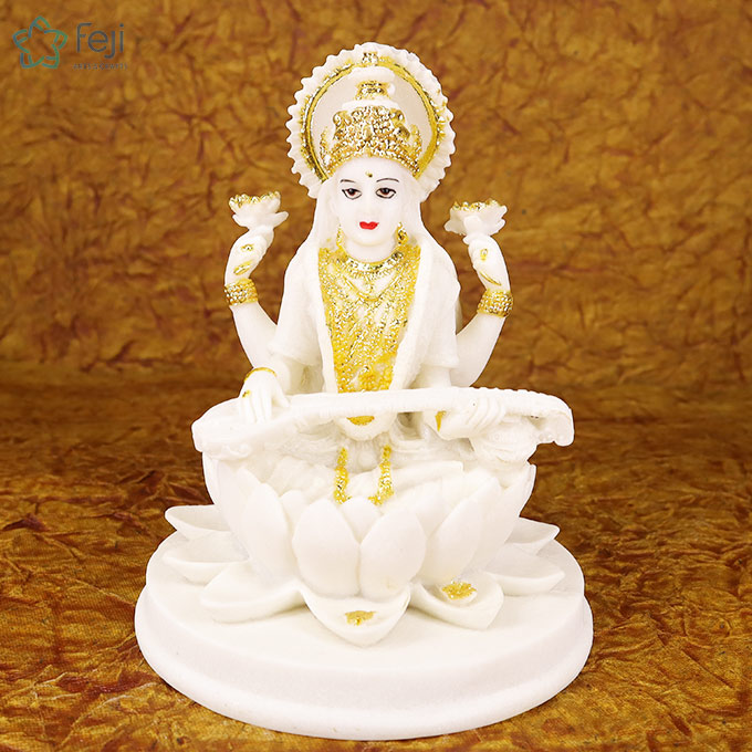 Saraswati Statue